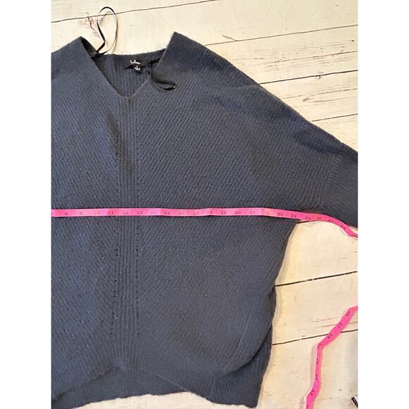 Lulus Oversized V Neck Sweater in Size Small Navy Closet Staple Basic - Picture 9 of 11